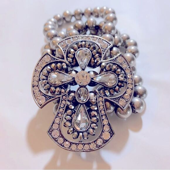 Goth Vibe Stretch Crystals & Rhinestones Cross Bracelet Gorgeous - Picture 1 of 4